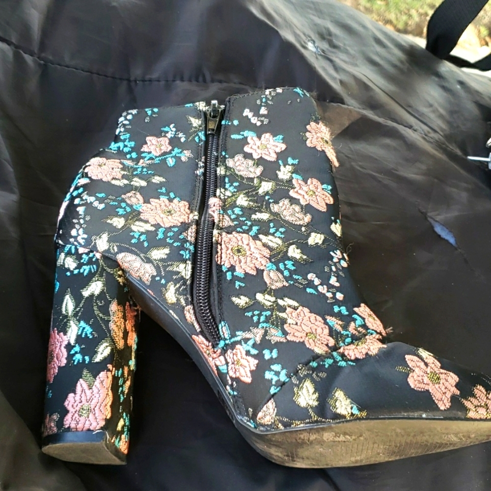 Ankle boots